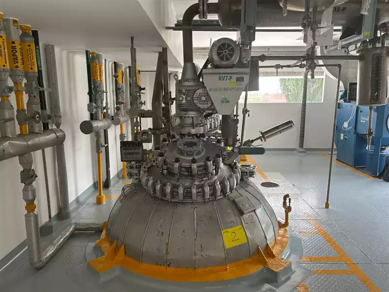 Pfaudler, MC glass lined vertical glass lined, internal glazed mixing reactor with 3000 L capacity